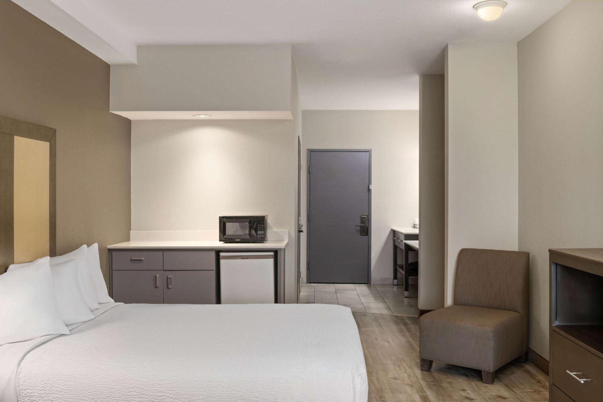 ชัวร์สเตย์ พลัส โฮเต็ล บาย เบสต์เวสเทิร์น มอสเลก Hotel โมเสสเลค ภายนอก รูปภาพ