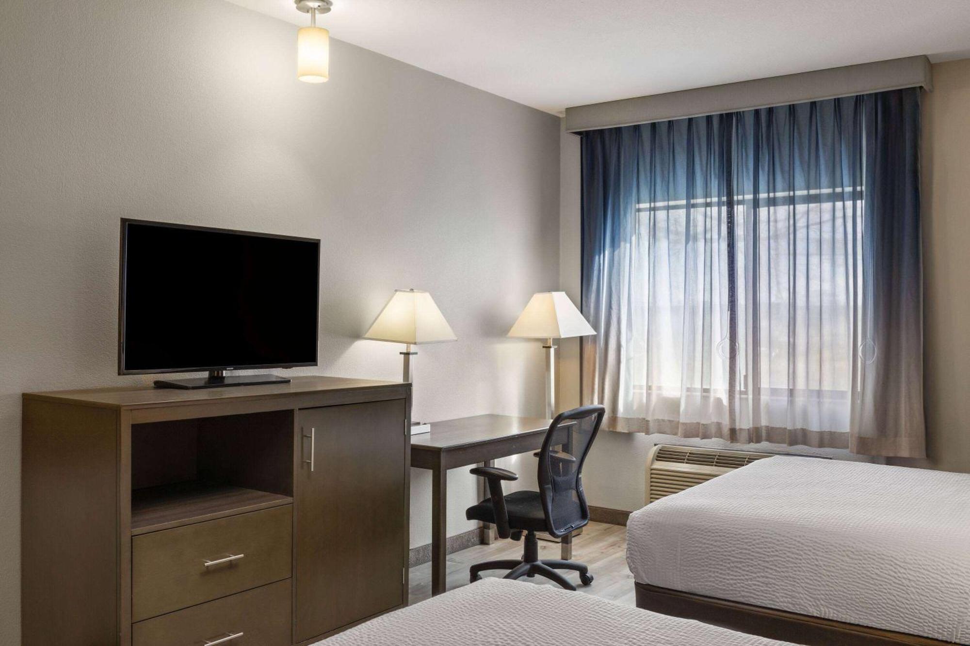 ชัวร์สเตย์ พลัส โฮเต็ล บาย เบสต์เวสเทิร์น มอสเลก Hotel โมเสสเลค ภายนอก รูปภาพ
