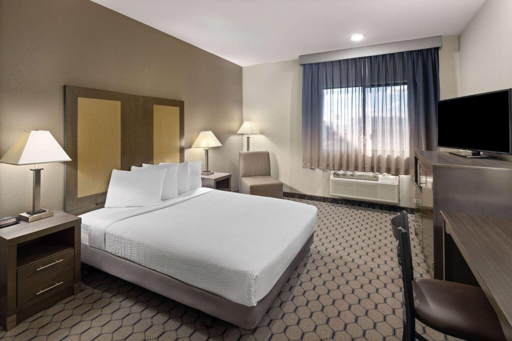 ชัวร์สเตย์ พลัส โฮเต็ล บาย เบสต์เวสเทิร์น มอสเลก Hotel โมเสสเลค ภายนอก รูปภาพ