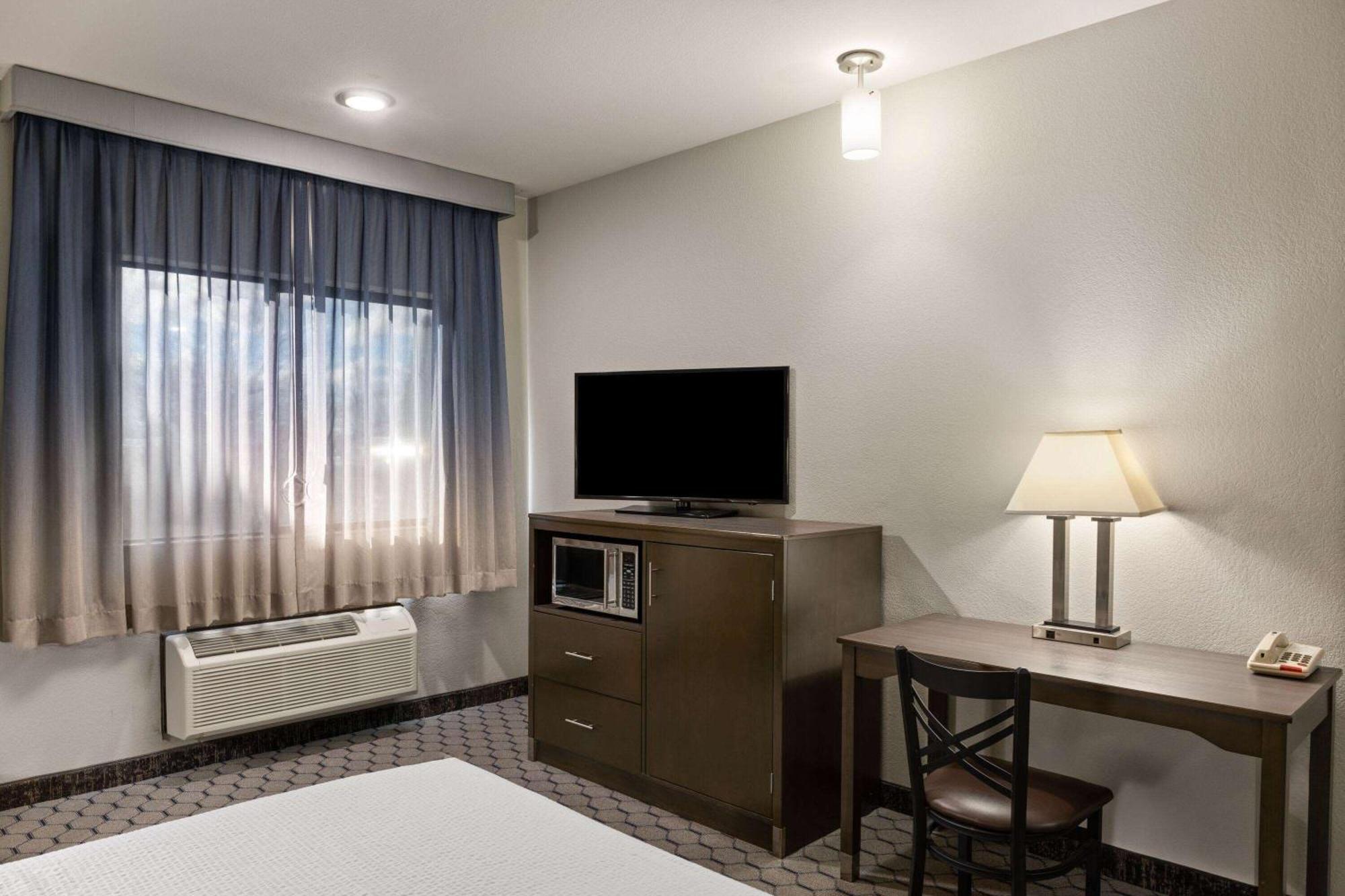 ชัวร์สเตย์ พลัส โฮเต็ล บาย เบสต์เวสเทิร์น มอสเลก Hotel โมเสสเลค ภายนอก รูปภาพ